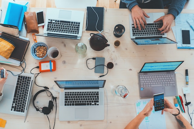 People carrying out their remote jobs in the UK as a group