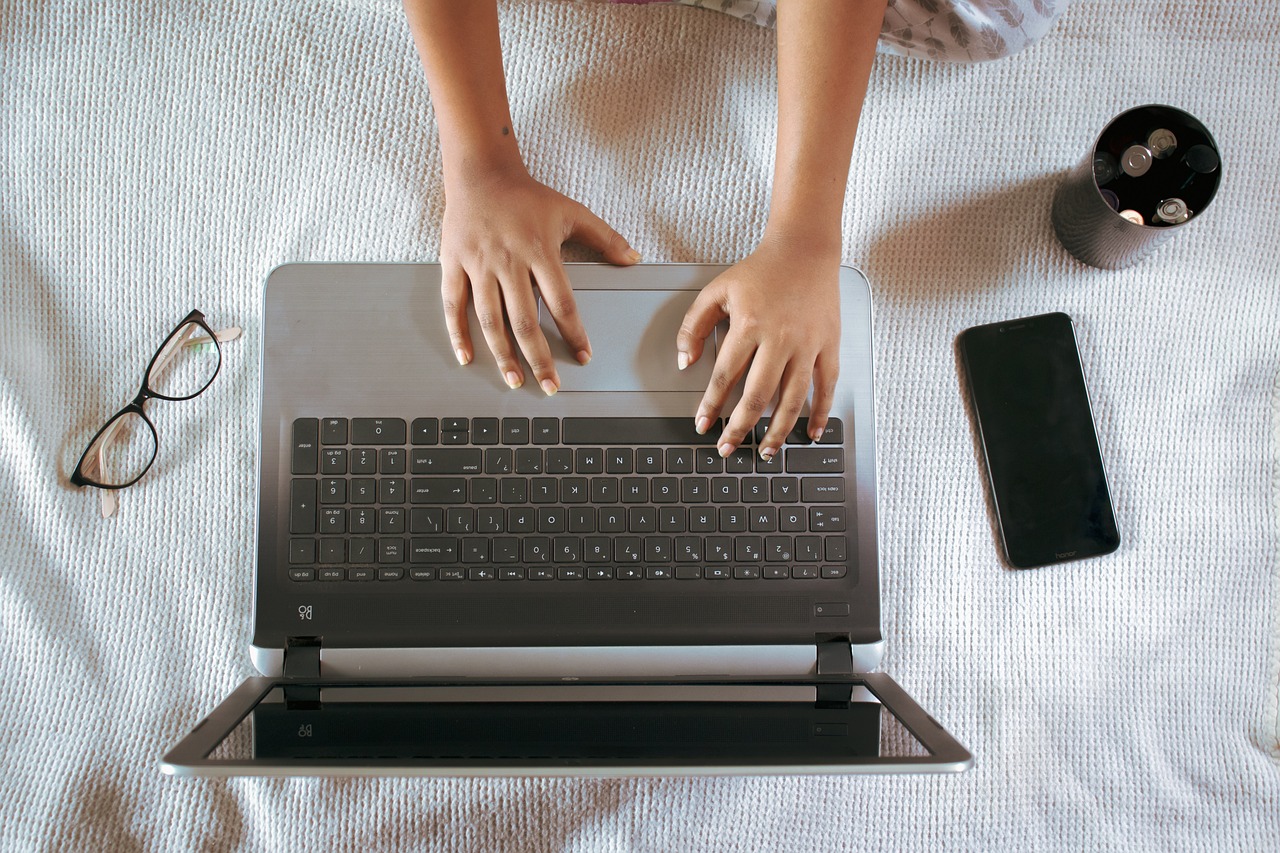 Exploring New Horizons: The Pros and Cons of Working Abroad